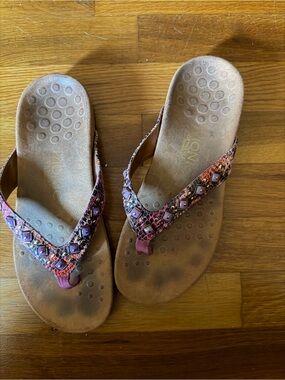 Women’s Vionic Lucia Embellished Pink Flip Flop Sandals